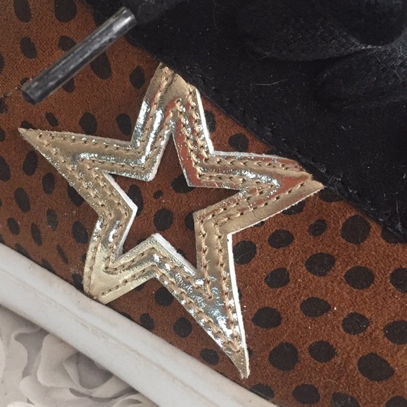 Cheetah sneakers! - Picture 2 of 5